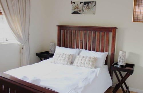 Parow North Apartment | Discover Cape Town - a Home from home