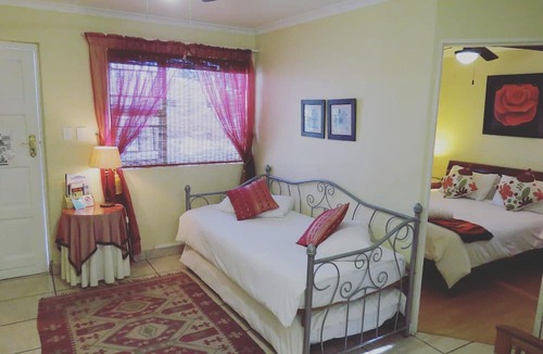 Parow North Apartment | Discover Cape Town - a Home from home