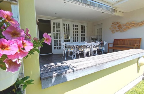 Port Elizabeth House | On The Bay B&B
