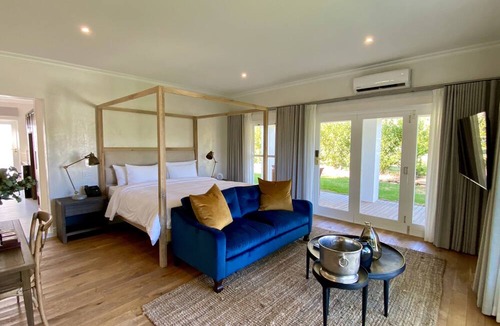 Cape Winelands Hotel | La Paris Estate