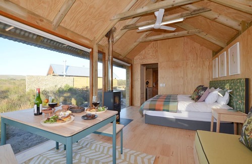 Yzerfontein Bed & Breakfast | Khwa ttu San Culture & Education Centre