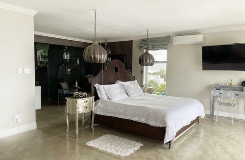 Froggy Farm House | Residence William French