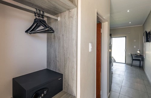 Pofadder Hotel | Pofadder Inn by Country Hotels