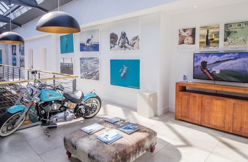 Hermanus City-Centre Bed & Breakfast | The Gallery Studios