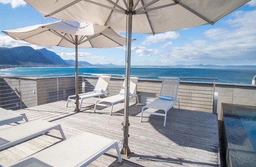 Hermanus City-Centre Bed & Breakfast | The Gallery Studios
