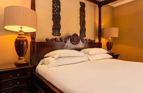 Brandwag Hotel | Premier Hotel Anta Boga