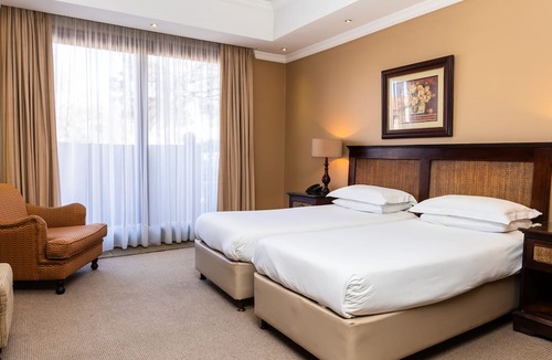 Brandwag Hotel | Premier Hotel Anta Boga