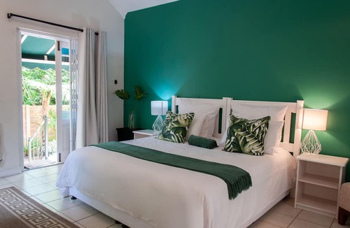 Lakeside Bed & Breakfast | Rustic Manor Bed And Breakfast