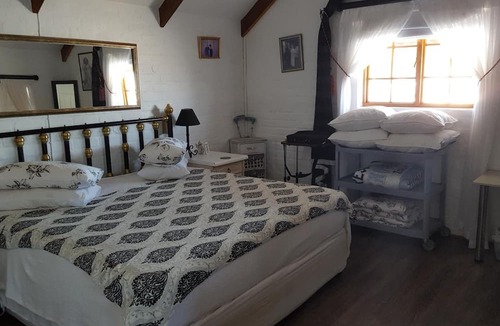 Still Bay Bed & Breakfast | Myrtles Retreat