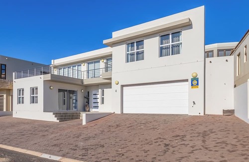 Calypso Beach House | Seasons of Serenity, Langebaan 8-sleeper