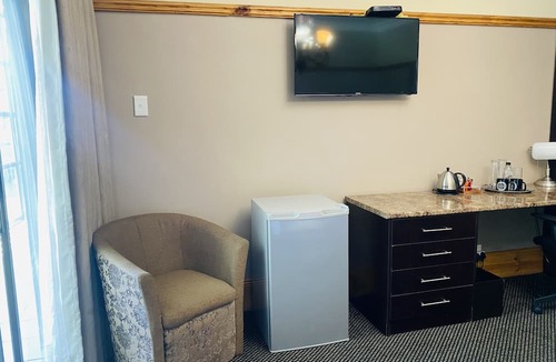 Kimberley Hotel | The Halfway House Hotel