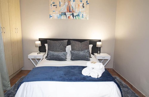 Greater Johannesburg Metropolitan Area Hotel | Flamingo Rest