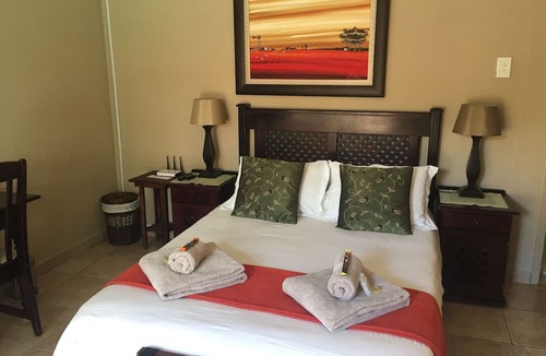 Secunda Bed & Breakfast | d Vine Guest House