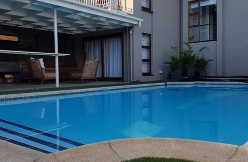 Paarl House | A Queenslin Guesthouse