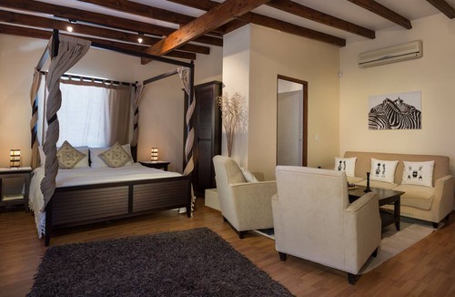 Somerset West Cottage | Just Unwind