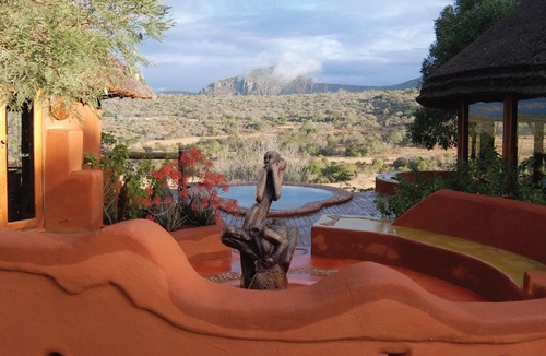Makhado Cabin | Leshiba Wilderness