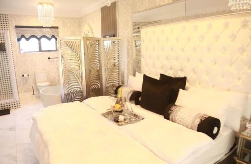 Welkom House | Villa Grande Luxury Accommodation