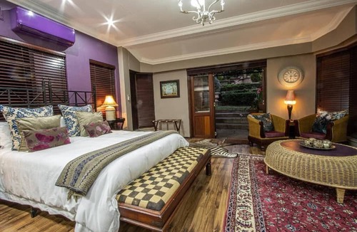 Newcastle Hotel | The Tuscan Garden Guesthouse