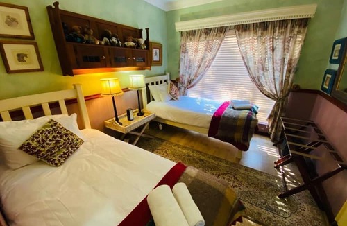 Newcastle Hotel | The Tuscan Garden Guesthouse