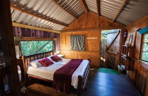 Umzumbe Hostel | Mantis and Moon
