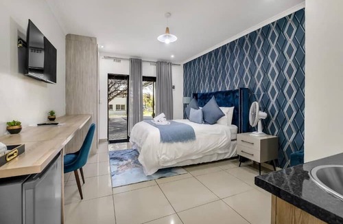 Greater Johannesburg Metropolitan Area House | Zinziluxe Guesthouse