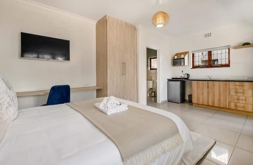 Greater Johannesburg Metropolitan Area House | Zinziluxe Guesthouse
