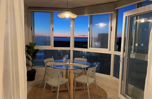 Bloubergstrand Apartment | Salt + Sky, 2-bedroom apartment, beachfront Cape Town neighborhood