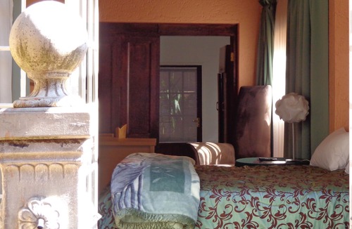 Muckleneuk House | TreeTops & Treats Guest House