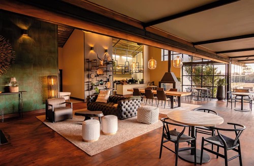 Vaalwater Cabin | Mhondoro Safari Lodge & Villa