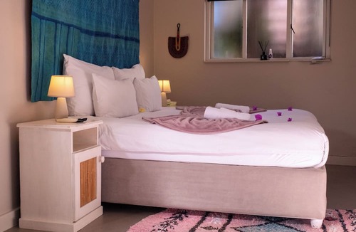 Green Point Hotel | THE BIG Luxury Backpackers