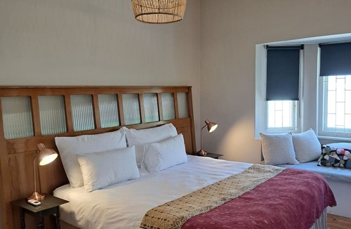 Green Point Hotel | THE BIG Luxury Backpackers