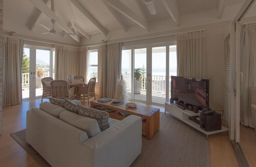 Camps Bay Hotel | Sea Five Boutique Hotel