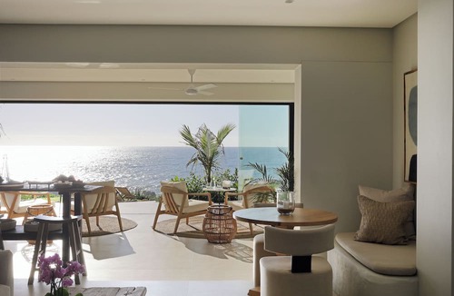 Shaka's Rock Hotel | Sala Beach House