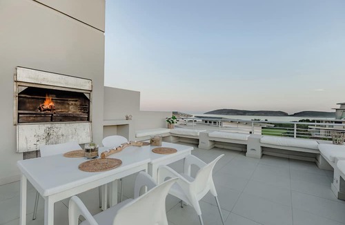 Robberg Beach Hotel | Cottage Pie by Robberg