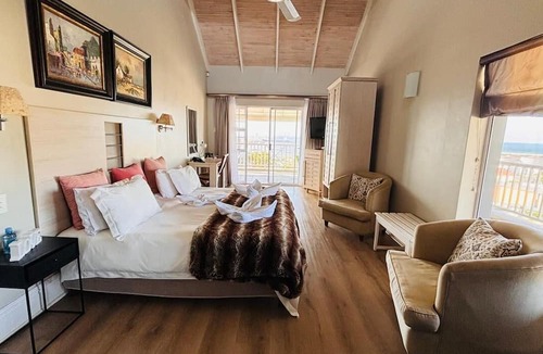 Humewood House | Sir Roys at the sea