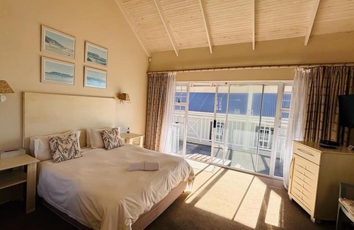 Humewood House | Sir Roys at the sea