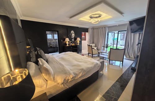 Greater Johannesburg Metropolitan Area House | Bryanston Palms Accommodation