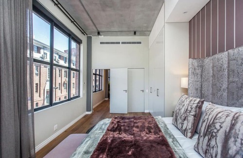 Cape Town City Centre Hotel | The Docklands Executive Apartment