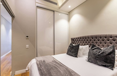 Cape Town City Centre Hotel | The Docklands Luxury Apartments