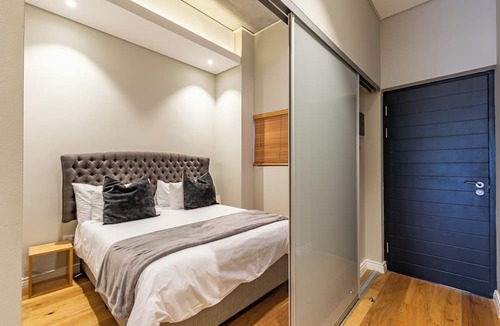Cape Town City Centre Hotel | The Docklands Luxury Apartments