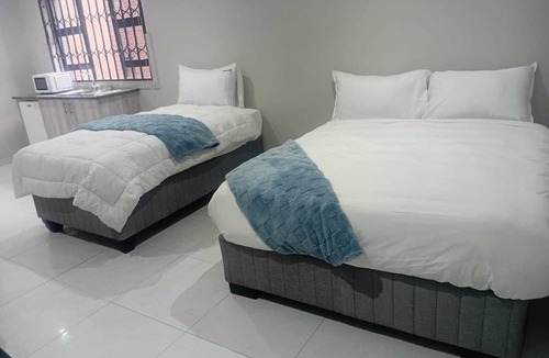 Braamfontein Hotel | Hayat Hotel 94Juta