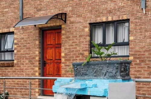 Germiston Cabin | Emperor Lodge And Tours