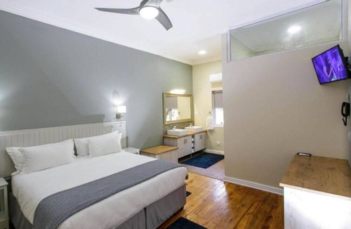 Oudtshoorn Apartment | Queen's Residences by BON Hotels