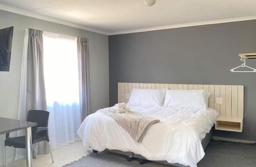 Phalaborwa House | SHABIS GUEST LODGE