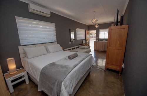 Langenhoven Park House | Die Moerbeiboom