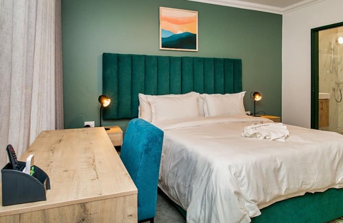 Cape Town City Centre Hotel | 9 On Barrack