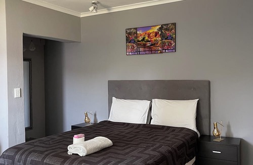 Parklands Bed & Breakfast | Zoe & Saint