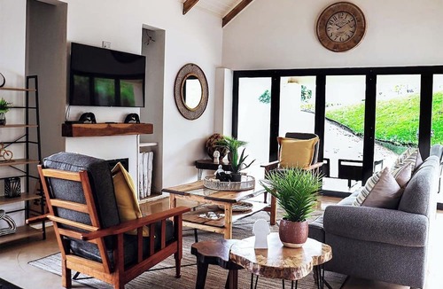 Creighton Resort | Indoni Eco Village