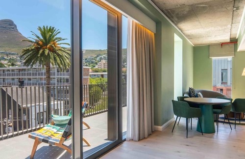 Cape Town City Centre Hotel | Canopy By Hilton Cape Town Longkloof