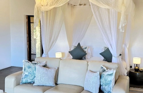 Joe Morolong Cabin | Gamagara Africa private nature reserve